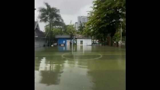 Rujabnya Jadi 'Kolam' karena Banjir Makassar, Pj Gubernur Sulsel Zudan Ajak Main Air