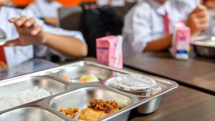 Pemerintah Takkan Hentikan MBG Meski Si Makanan Bergizi Sudah Meracuni Ribuan Orang