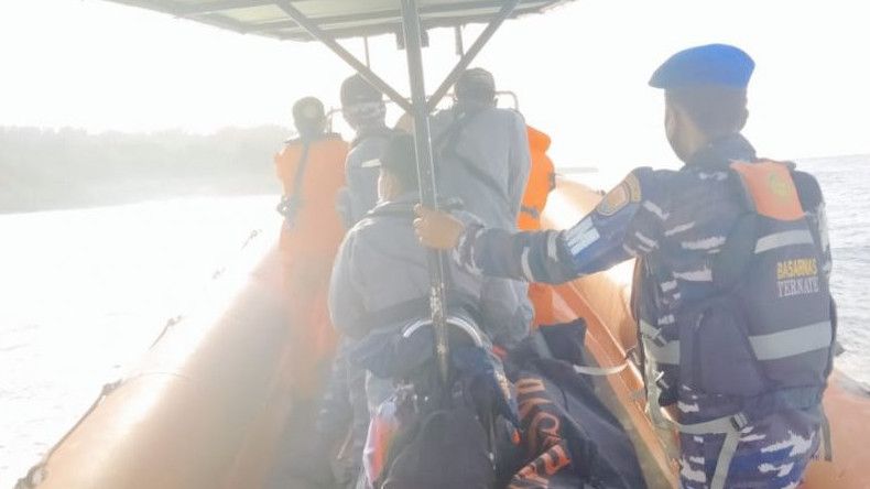 Masih Ada Korban Hilang, Tim SAR Cari Korban Kapal Terbakar di Kepulauan Sula