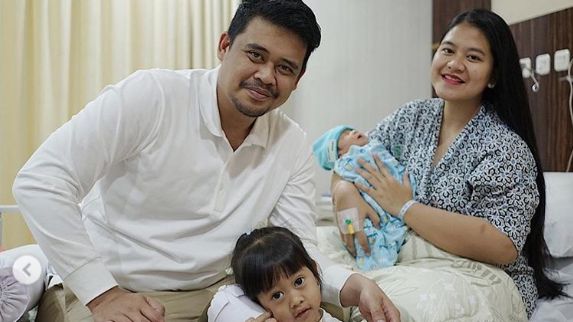 Foto Pertama Anak Kedua Kahiyang Ayu dan Bobby Nasution