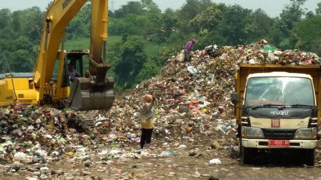 DLHK Sebut Sampah di Kabupaten Bandung Capai 1.200 Ton per Hari: Daya Tampung Sampah Hanya 70 Persen