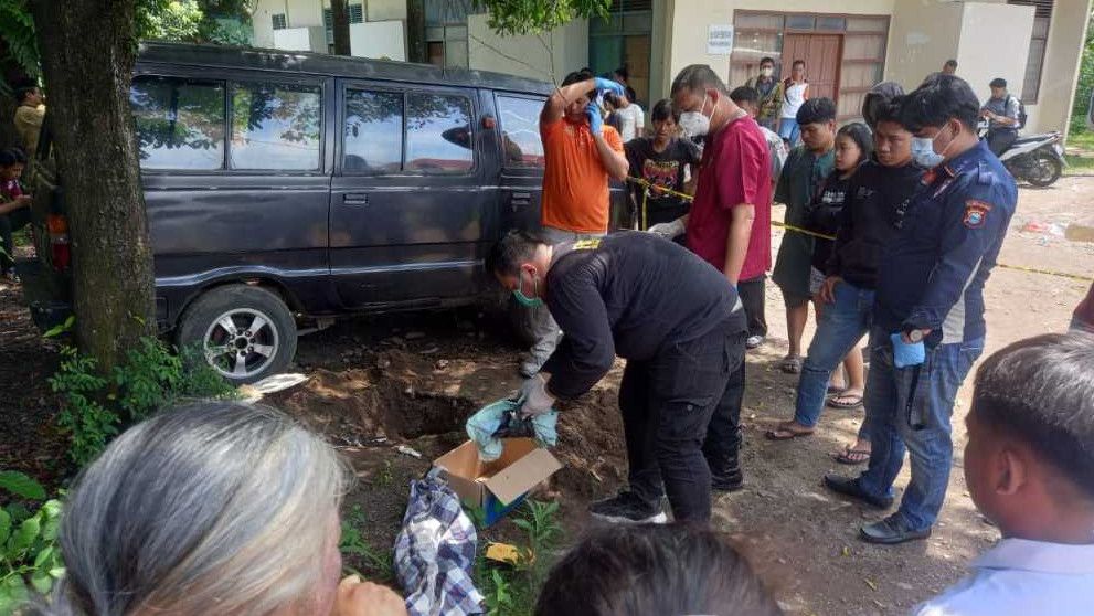 Penemuan Mayat Bayi di Makassar Bikin Heboh Warga Kompleks, Sudah Terbungkus Kain Kafan