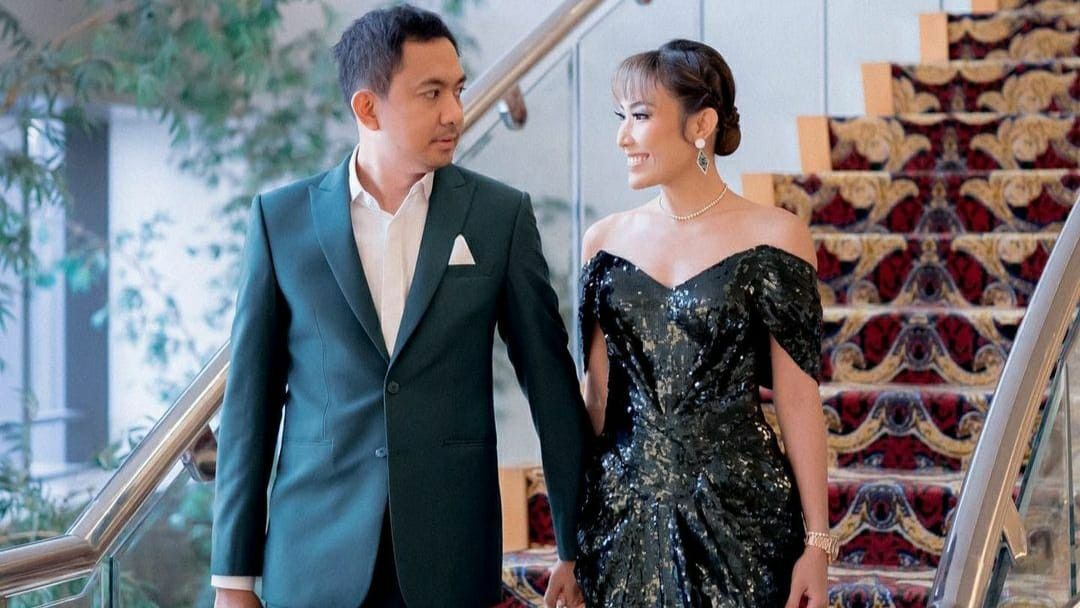Sang Suami Diduga Berselingkuh dengan Denise Chariesta, Netizen Minta Ayu Dewi Klarifikasi