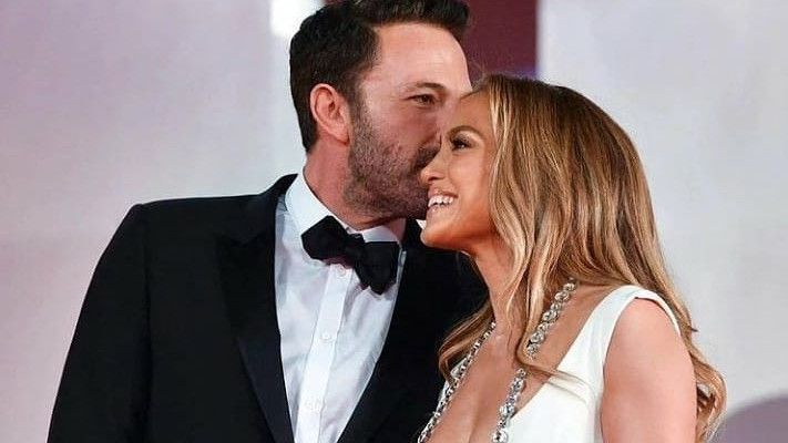Kemesraan J.Lo dan Ben Affleck di Venice Film Festival, Berciuman Hingga Memeluk