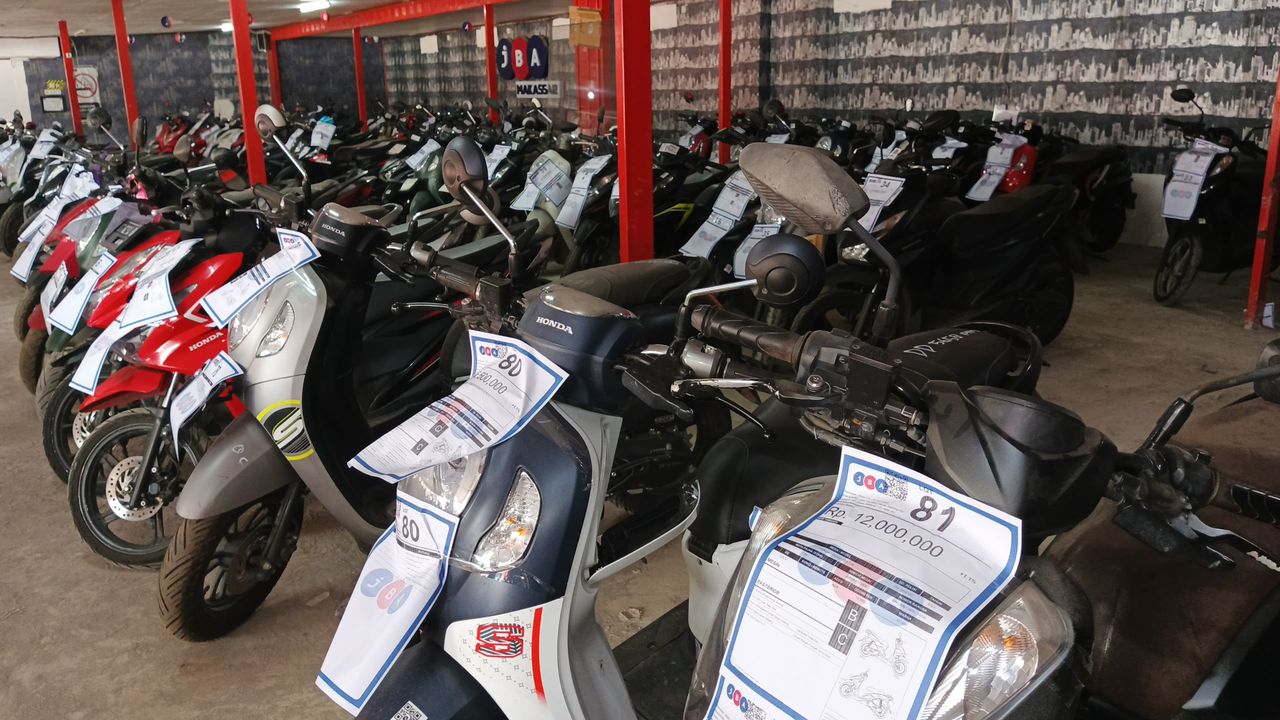 JBA Makassar Lelang Ribuan Kendaraan, Mobil Premium Laris Manis
