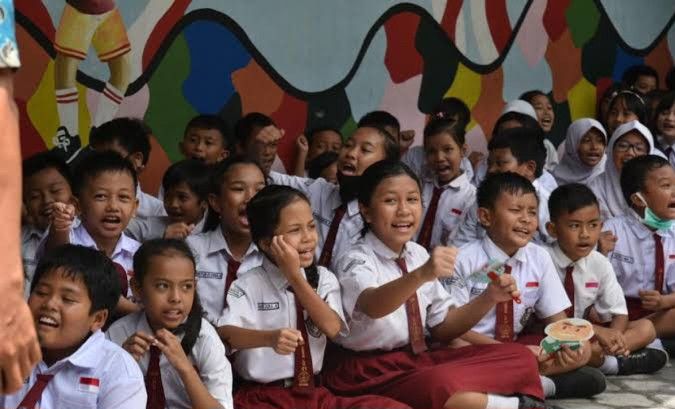 Pemerintah Hati-hati Hitung Anggaran untuk Biayai Sekolah Swasta Gratis
