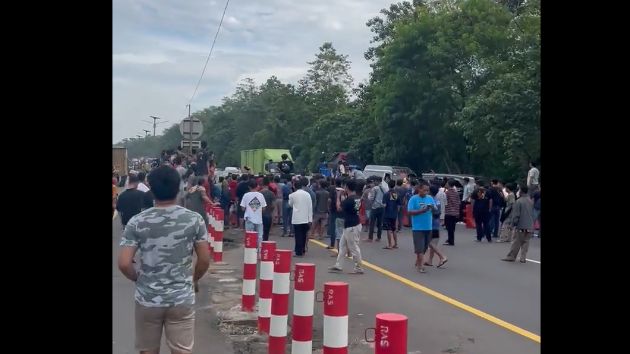 Viral Warga Blokir Tol Cipularang, Polisi: Sabar, Tunggu One Way Selesai