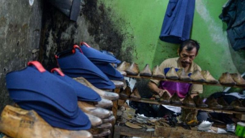 Regenerasi dan Bahan Baku Impor dari China Bikin Industri Sepatu di Cibaduyut Tak Berkembang