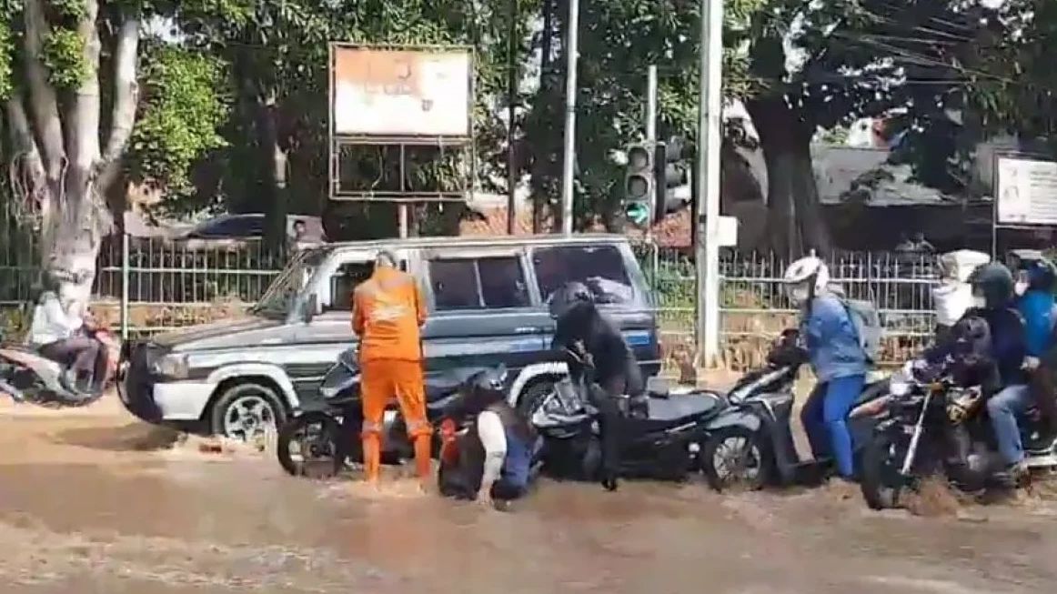 9 RT dan 6 Ruas Jalan di Jakarta Terendam Banjir Malam Ini, Tinggi Air Capai 140 Cm