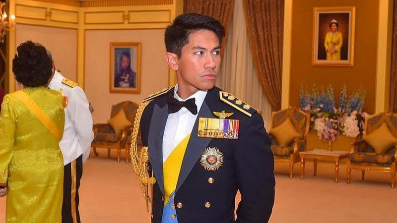 Sosok Pangeran Abdul Mateen Sempat Jadi Pusat Perhatian Saat Dampingi Sang Ayah