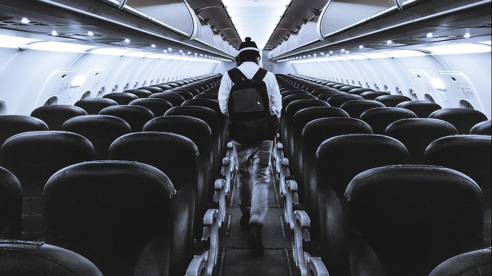 Catat! Ini Daftar Barang yang Dilarang Dibawa Penumpang dalam Kabin Pesawat