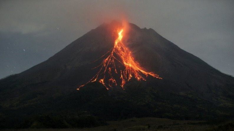 Situasi Terkini Gunung Merapi: Keluarkan Lava Pijar 15 Kali