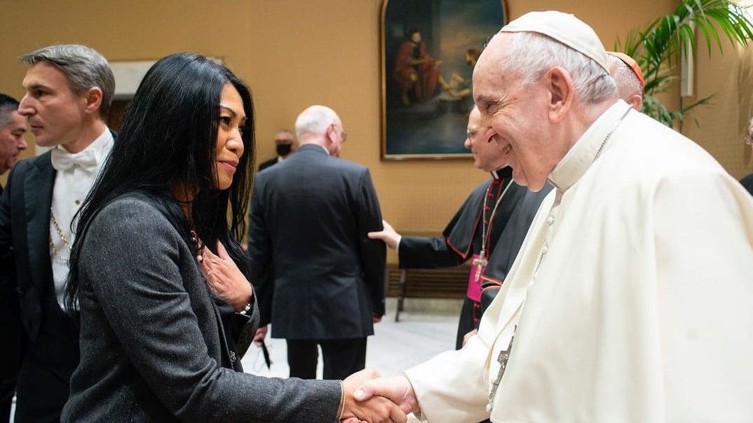 Bertemu dengan Paus Fransiskus, Anggun C Sasmi Ungkap tentang Momen Tak Terlupakan