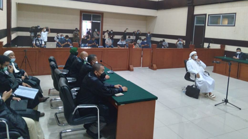 Hakim Tolak Eksepsi Rizieq Shihab terkait RS UMMI Bogor
