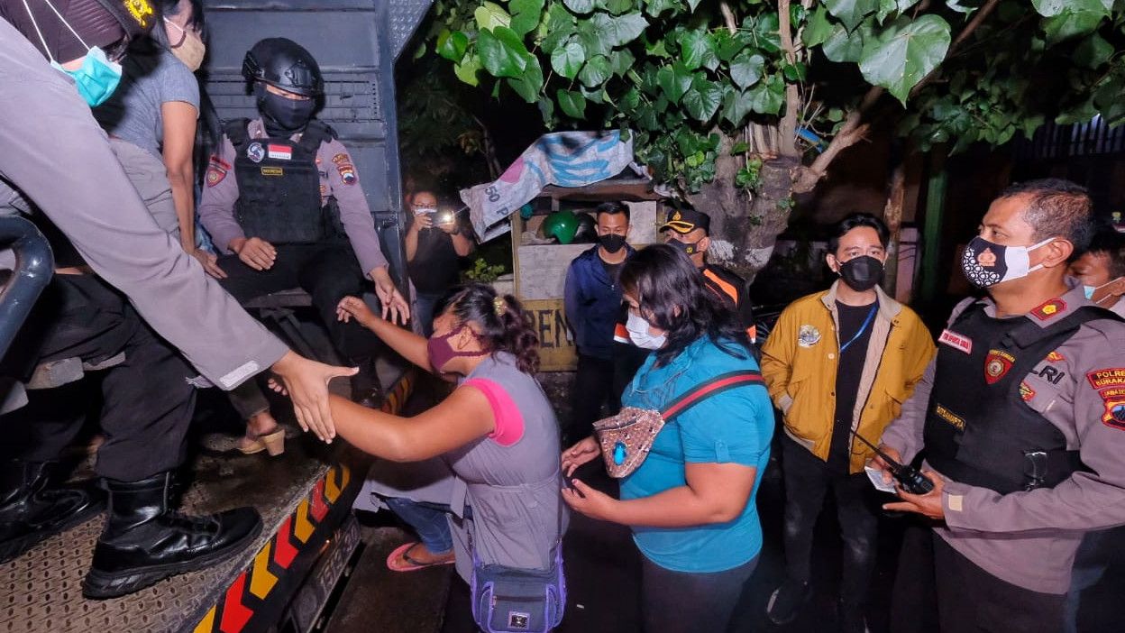 Perintah Wali Kota Gibran Berantas Prostitusi 'Open BO' di Solo, Muncikari Diamankan Polisi