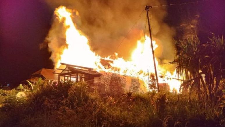 13 Rumah di Puncak Jaya Papua Dibakar OTK, Polisi Selidiki