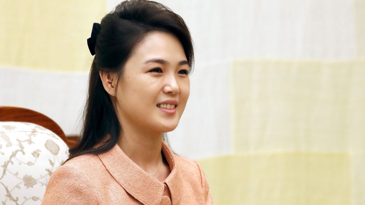 Penasaran dengan Wajah Ri Sol Ju Istri Kim Jong Un? Ini Dia