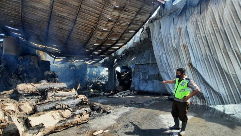 Pabrik Kertas di Kudus Terbakar, Polisi Selidiki Penyebabnya