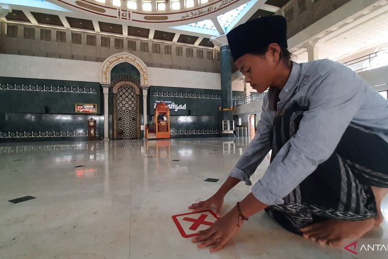 Kabar Baik dari Tangerang: MUI Bolehkan Rapatkan Shaf Salat Tarawih