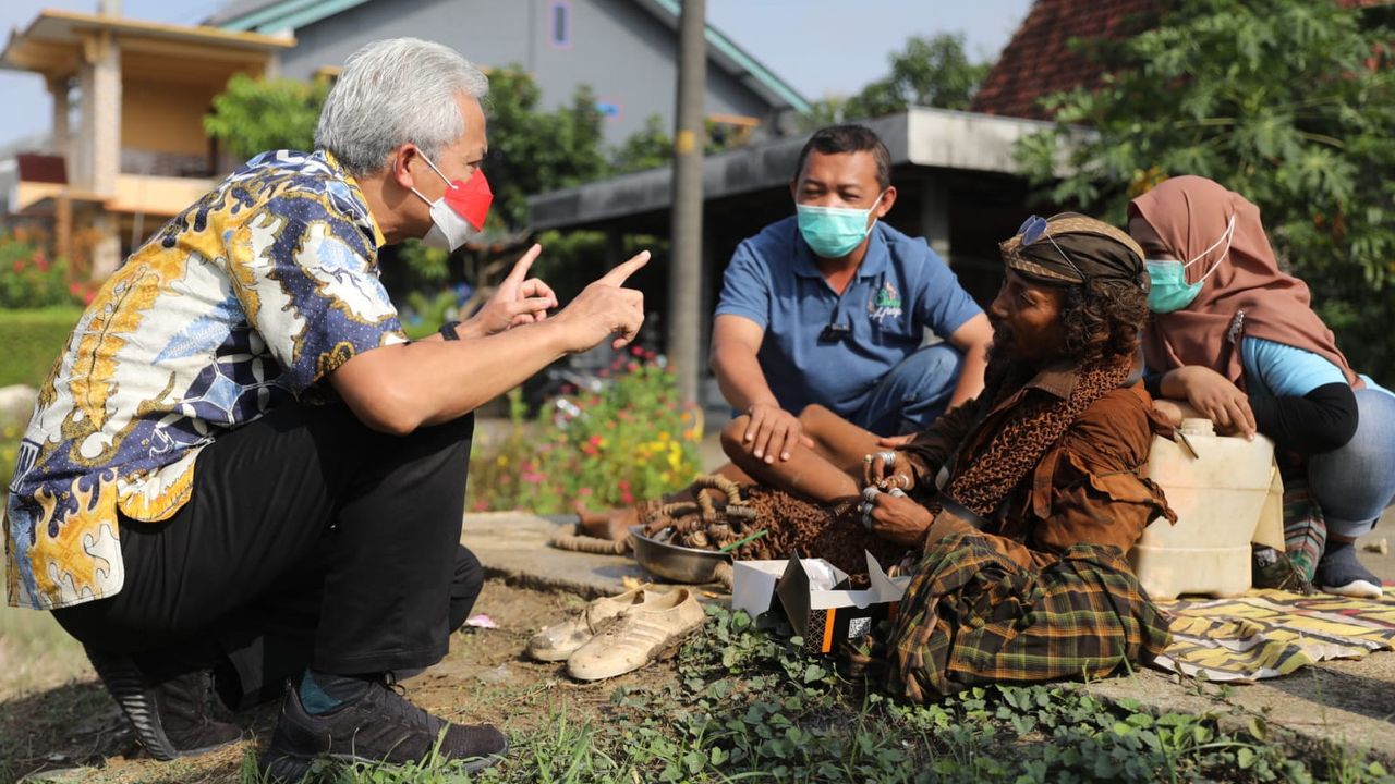 Aksi Ganjar Pranowo Tak Takut Rawat ODGJ, Beri Apresiasi Gerakan Adi Sinau Hurip dan Istri