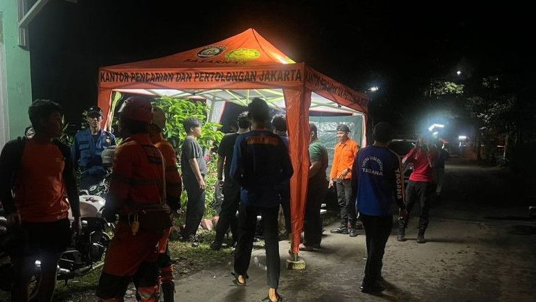 Balita 2 Tahun Hanyut Saat Bermain di Sungai Ciliwung Bogor, Tim Gabungan Lakukan Pencarian