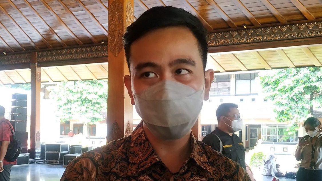Gibran Ogah Tutup Akses Keluar Masuk Solo Meski Omicron Telah Masuk Indonesia: Ekonomi Gak Bisa Gerak