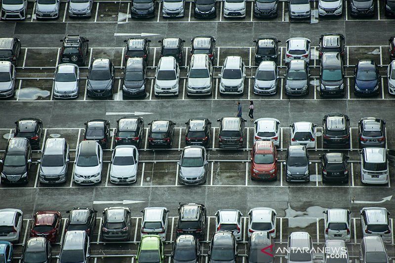 Banyak Tukang Parkir di Jakarta Minta Rp10 Ribu, Dishub DKI Disorot