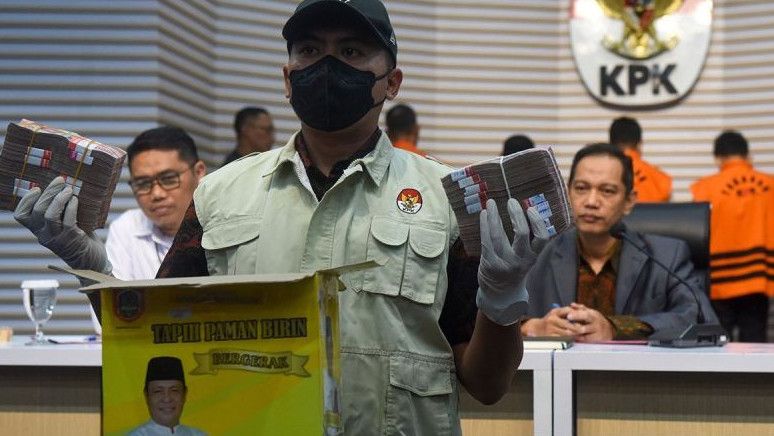 KPK Terbitkan Surat Penangkapan Terhadap Gubernur Kalimantan Selatan Sahbirin Noor Kasus Suap Barang dan Jasa