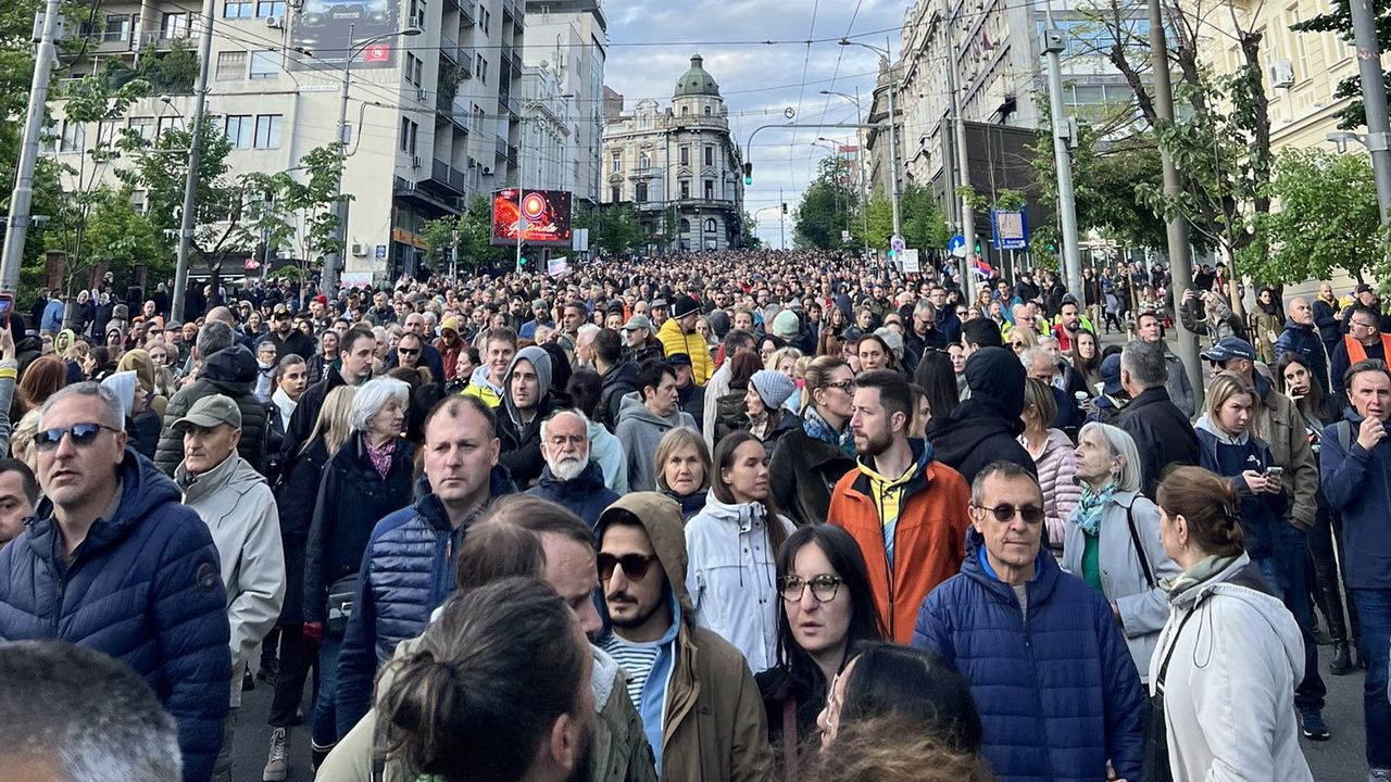 Puluhan Ribu Orang Demo di Ibu Kota Serbia, Presiden Ajukan Aksi Balasan