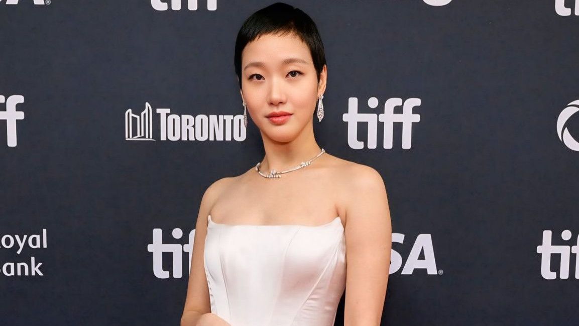 Bikin Pangling, Kim Go Eun Tampil dengan Rambut Bondol di TIFF 2024