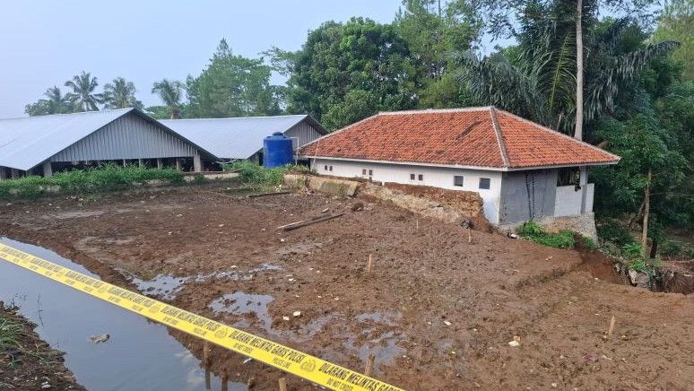 Tembok Pesantren Darussyifa Al Fithroh Sukabumi Roboh, 4 Santri Tewas dan 5 Lainnya Terluka