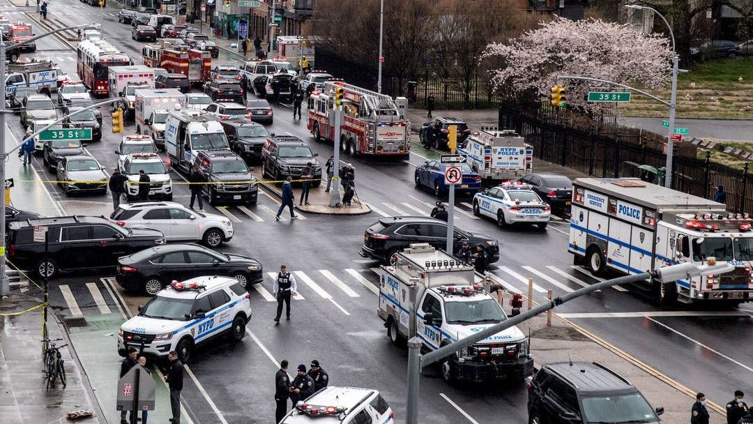 Breaking News! Penembakan Terjadi di Stasiun Kereta Bawah Tanah Brooklyn New York, 13 Orang Terluka