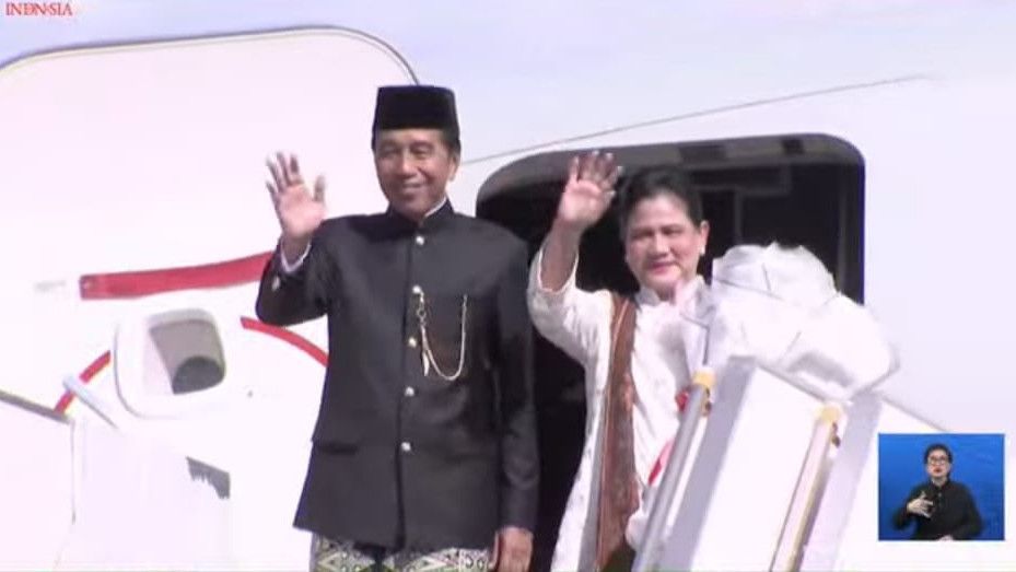 Momen Jokowi dan Iriana Bertolak Menuju Kampung Halaman di Solo Jateng Naik Pesawat TNI AU dari Bandara Halim Perdanakusuma