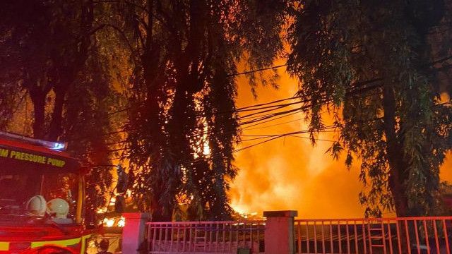 Detik-Detik Pasar Taman Puring Kebakaran, Kios Hangus Luluh Lantak
