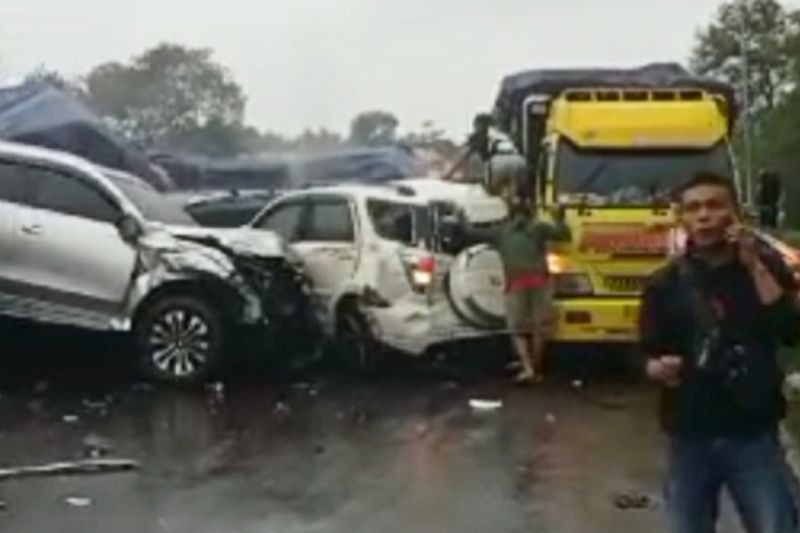 Kasus Kecelakaan Beruntun di Tol Cipularang, Polisi Olah TKP