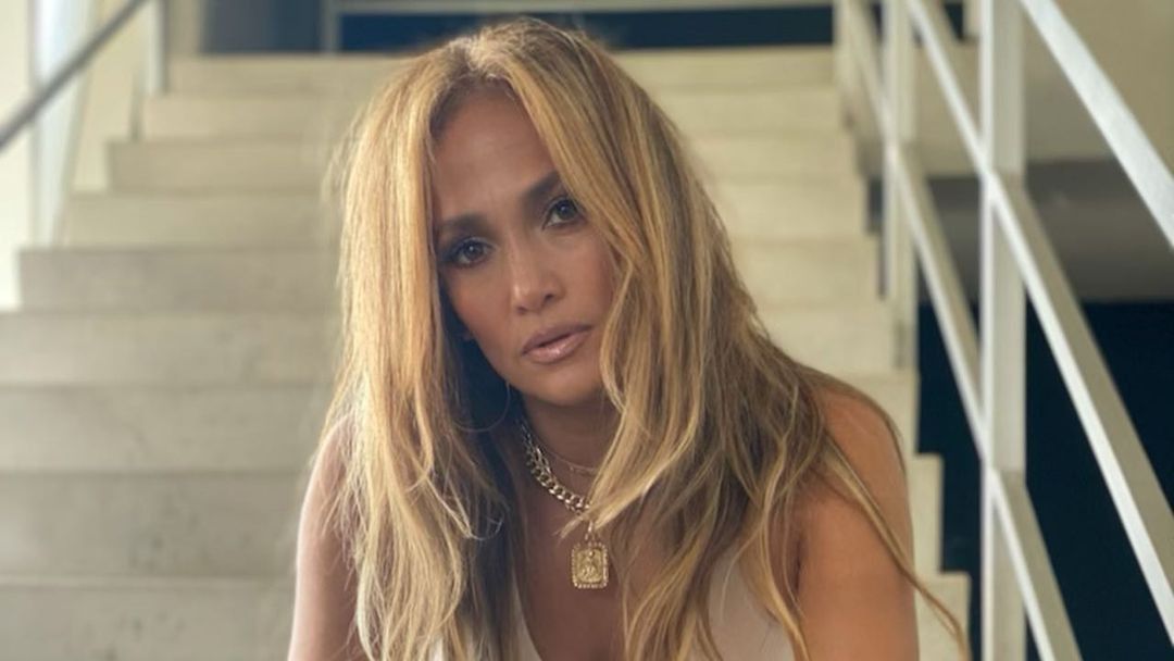 Akhirnya Go Public, Jennifer Lopez Bagikan Potret Mesra dengan Ben Affleck