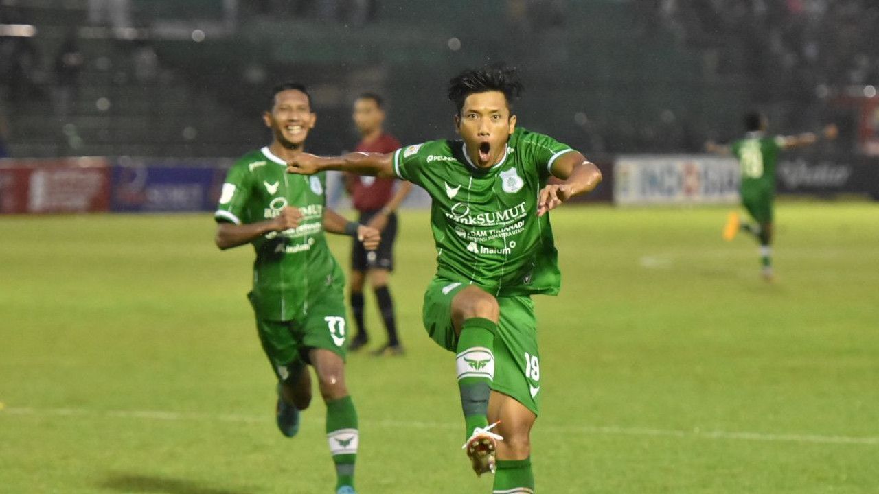 Gol Free Kick Ahmad Bustomi Bawa PSMS Medan Tundukkan Semen Padang 1-0