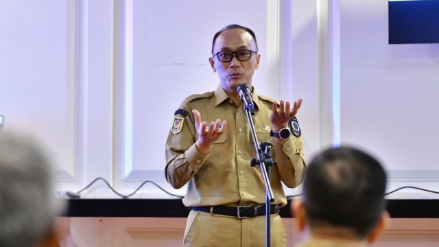 Pj Gubernur Sulsel Zudan: ASN Jangan Gampang Disuruh Foto Jari Satu, Dua, atau Saranghaeyo