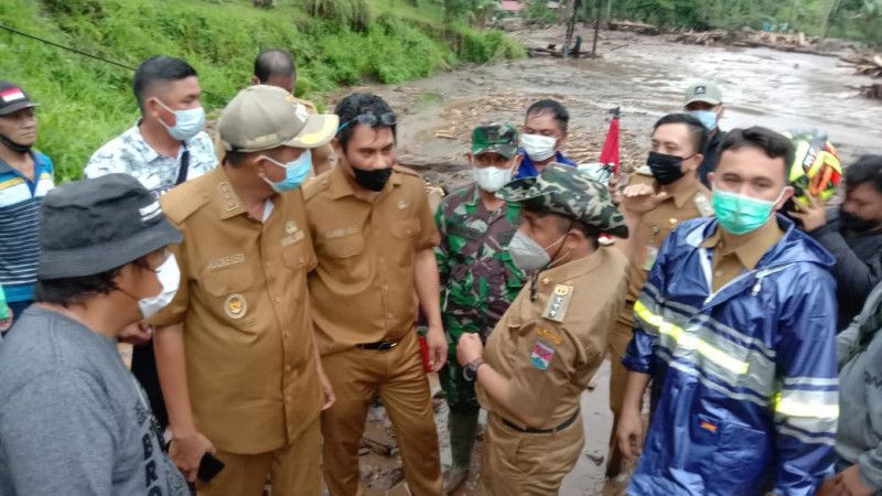 Banjir Bandang Rusak Jalanan Nasional dan Rumah Warga di Minahasa Tenggara Sulut