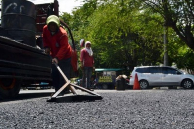 Pemprov Sulsel Kini Fokus Perbaiki Jalanan di Barru yang Rusak Parah