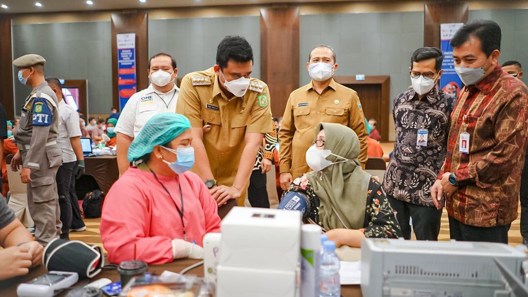 Warga Medan Telat Disuntik Vaksin Dosis Kedua, Bobby Nasution: Sabar, Jangan Panik