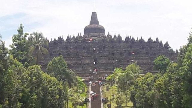 Meski Tarif Masuk Borobudur Naik Jadi Rp750 Ribu, Ganjar Klaim Khusus untuk Pelajar Bakal Turun