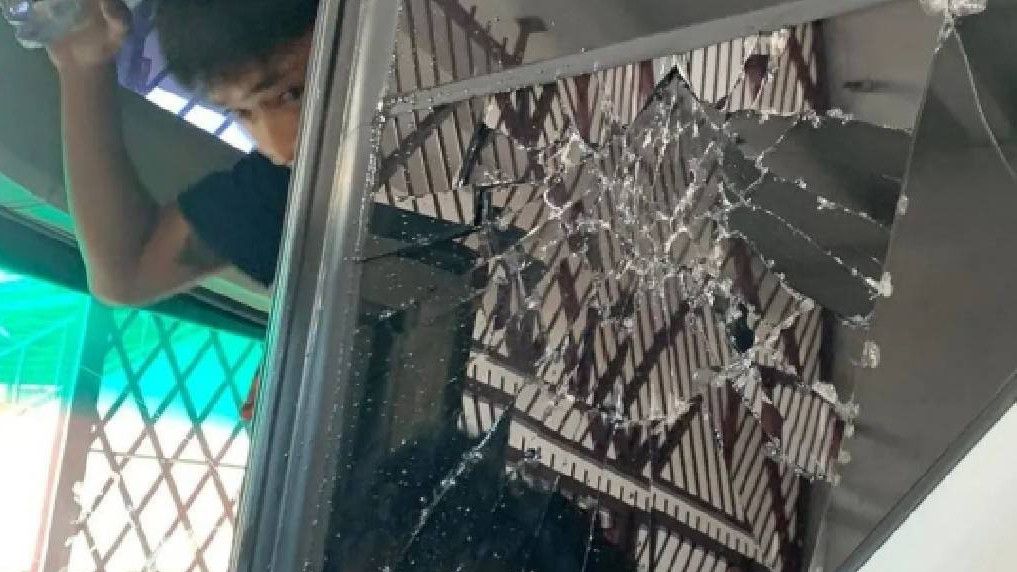Bus Pemain Thailand Diserang di Suporter IndonesiaGBK, Netizen: Kampung! Memalukan