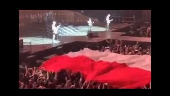 Berkat Jokowi ke Ukraina dan Rusia, Bendera Merah Putih Dikibarkan Saat Konser Scorpion di Polandia, Benarkah?