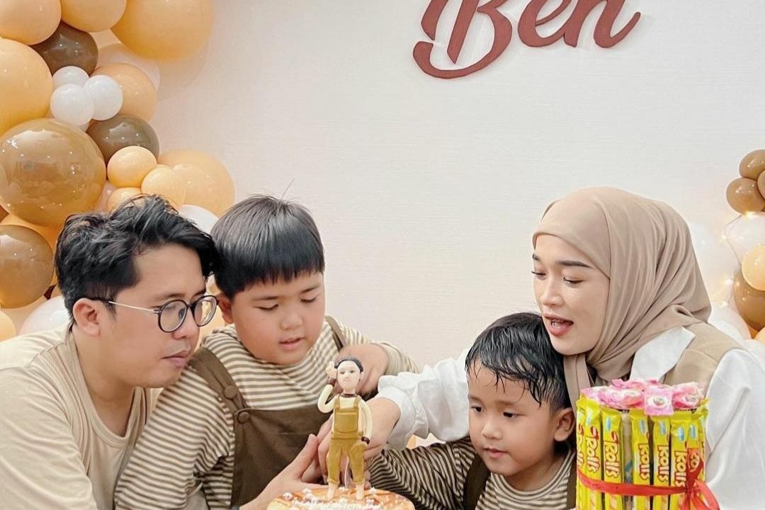 Ayus, Ririe dan anak (Foto: Instagram/@ririe_fairus)