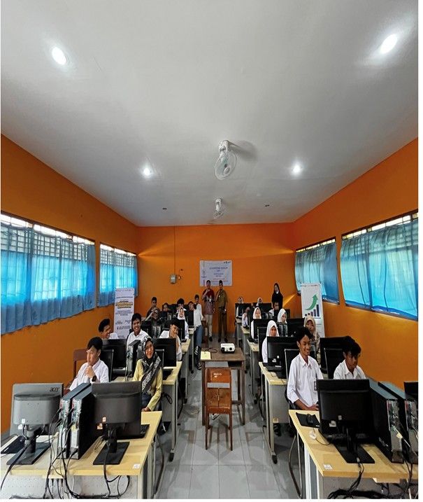 Dosen UMY Tingkatkan Literasi Keuangan Guru SMK Muhammadiyah Seyegan Melalui Program Pengabdian Masyarakat