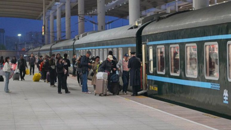 Khusus Hanya 15 Hari, Xinjiang Luncurkan Perjalanan Wisata Kereta