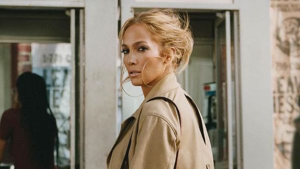 Jennifer Lopez Bakal Bintangi Sekaligus Produksi Film Atlas