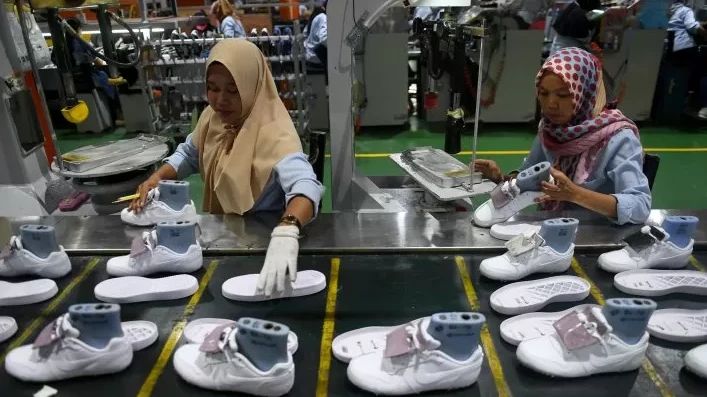 Industri Garmen dan Sepatu di Kabupaten Tangerang Terdampak Akibat Perang Rusia-Ukraina