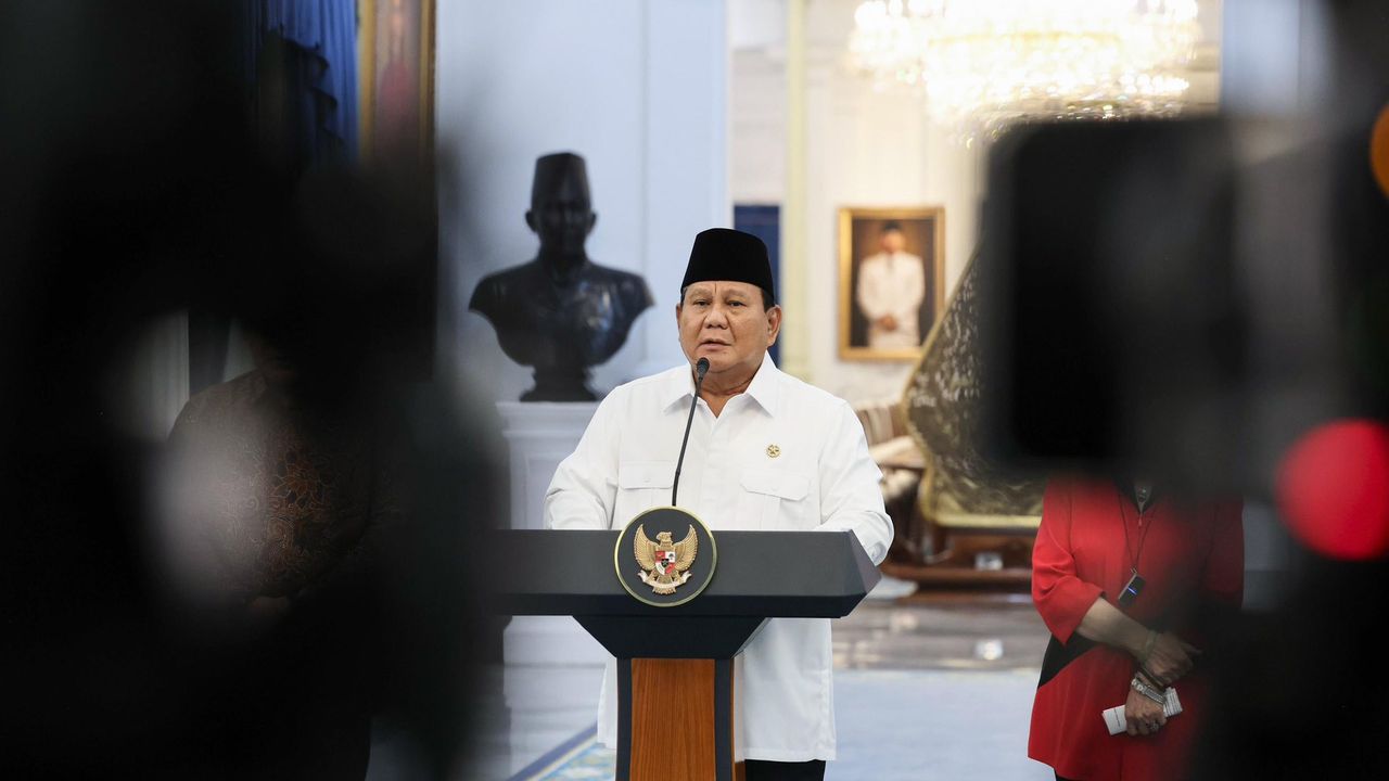 Prabowo Bangga dengan Manfaat MBG, Ribuan Orang Keracunan Dianggap Kecil